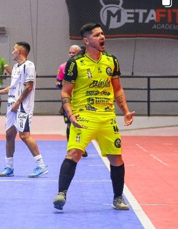 Atleta do Tijuca comemorando gol